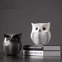 Load image into Gallery viewer, Owls Figurines