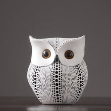 Load image into Gallery viewer, Owls Figurines